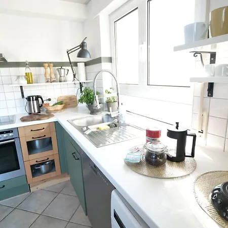 Plant - Grosser Balkon Mit Grill - Schwarzwald Und Schwaebische Alb * Eutingen im Gau