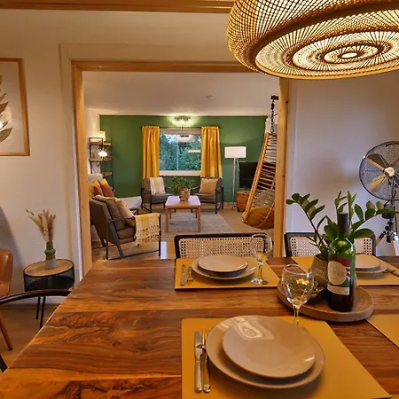 Plant - Grosser Balkon Mit Grill - Schwarzwald Und Schwaebische Alb *