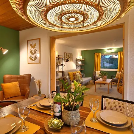 Plant - Grosser Balkon Mit Grill - Schwarzwald Und Schwaebische Alb *